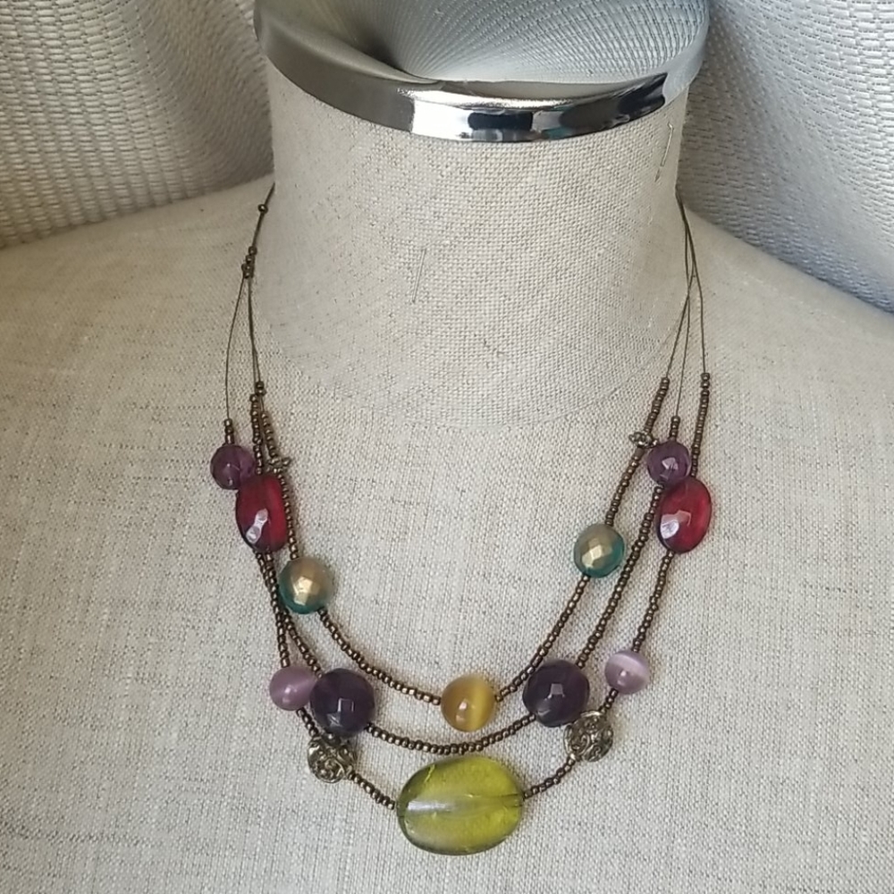 Gemtones wire necklace.